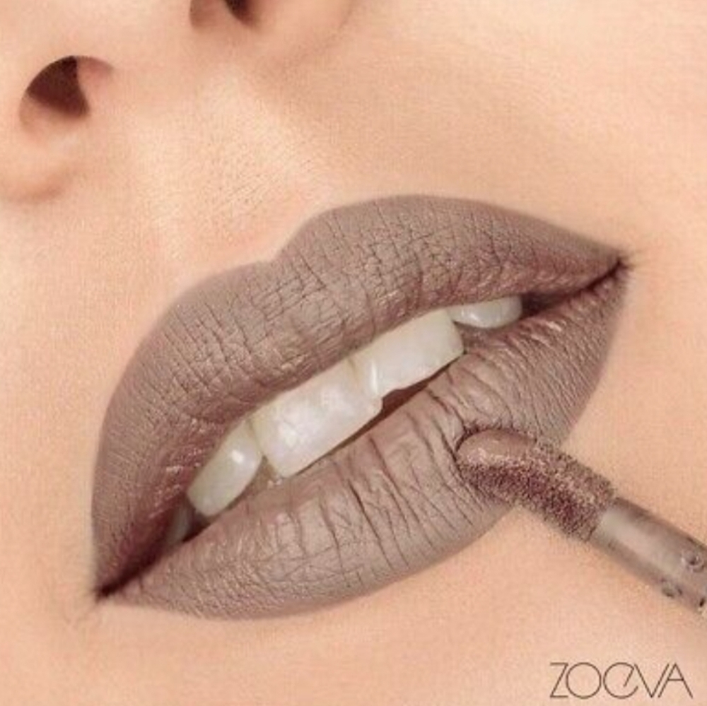ZOEVA PURE MATTE LIQUID LIPSTICK.